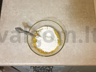 Purūs blynai su bananais Žingsnis 4