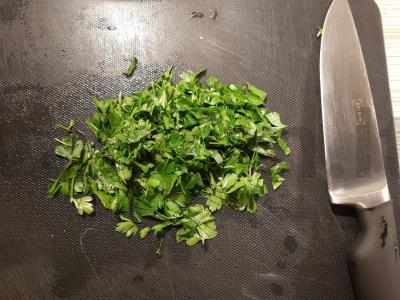 Salotas „Itališkas“ su upėtakiu ir alyvuogėmis Žingsnis 6