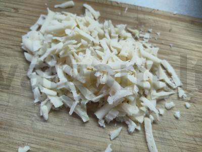 Salotas su sūriu ir žaliais žirneliais Žingsnis 2