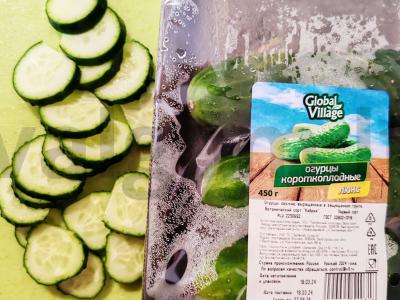 Lengvas salotas su marinuotais kopūstais ir fetos sūriu Žingsnis 1