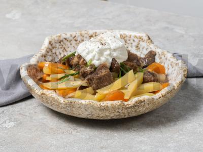 Tirštas jautienos ir bulvių sriuba pagrindine nuotrauka