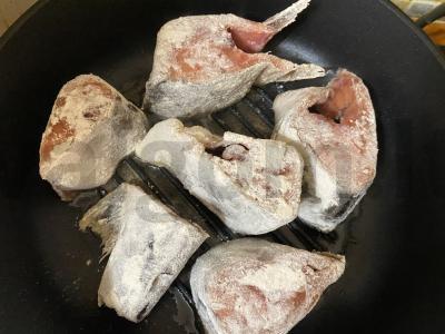 Kepta lašiša su juodaisiais pipirais Žingsnis 5