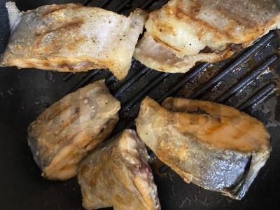 Kepta lašiša su juodaisiais pipirais Žingsnis 6