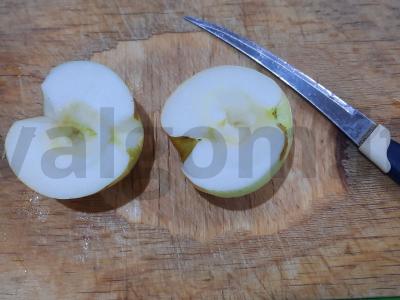 Antaninių obuolių kompotas su spanguolėmis Žingsnis 1