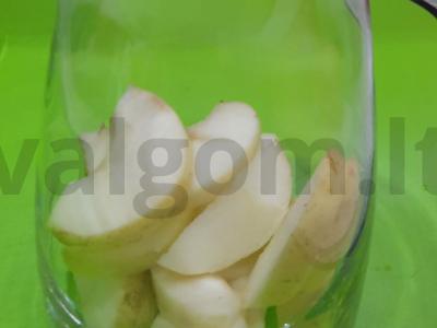 Antaninių obuolių kompotas su spanguolėmis Žingsnis 3