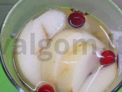 Antaninių obuolių kompotas su spanguolėmis pagrindine nuotrauka