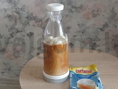 Kavos smoothie su bananais ir ledais Žingsnis 3