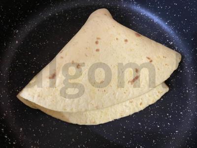 Tortas iš lavašo su dešra, daržovėmis ir sezamu Žingsnis 6