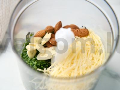 Rukolos pesto su migdolais Žingsnis 3