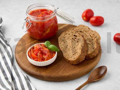 Paprikų ir pomidorų lečo pagrindine nuotrauka