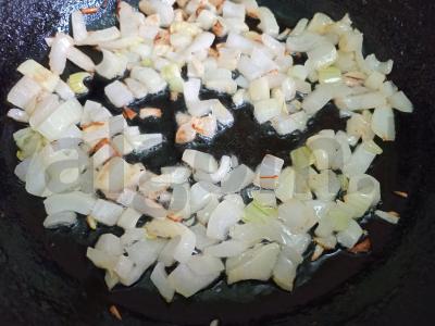 Troškinta vištienos kepenėlė su kuskuso garnyru Žingsnis 1