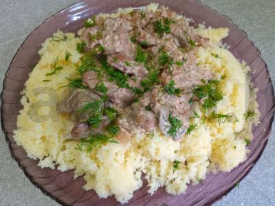 Troškinta vištienos kepenėlė su kuskuso garnyru pagrindine nuotrauka