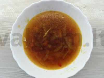 Šaltibarščiai su jauna kopūstais ir kiauliena pagrindine nuotrauka