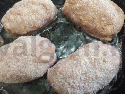 Jautienos kotletai su sūriu ir bulguro garnyru Žingsnis 8