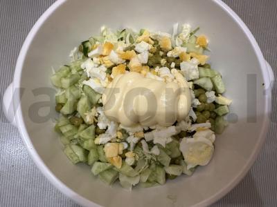 Salotos su jauna kopūstu ir žirniais Žingsnis 5