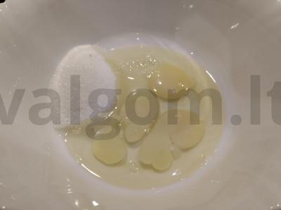 Originalus pyragas su mandarinais Žingsnis 1