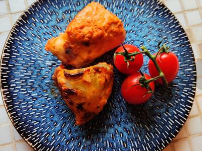 Aštrus vištienos patiekalas su kimchi padažu pagrindine nuotrauka