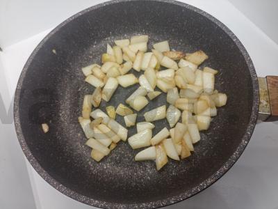 Žalias salotas su kriauše ir juodaisiais sezamais Žingsnis 3