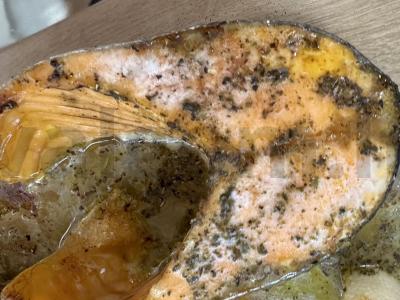 Upėtakis, keptas su provanso žolelėmis ir paprika pagrindine nuotrauka