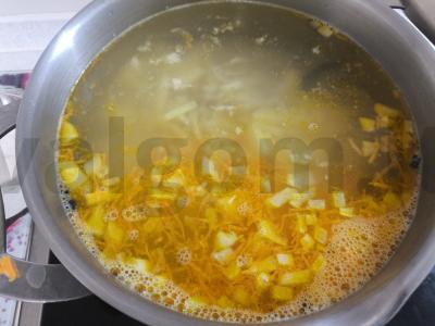 Sriuba su makaronais ir kalakutiena Žingsnis 6