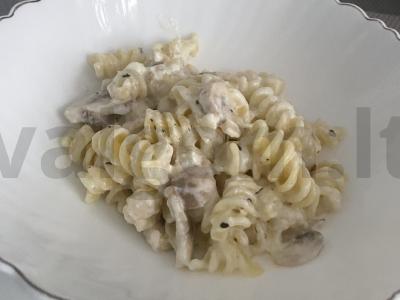 Pasta „Gribų“ su baziliku pagrindine nuotrauka