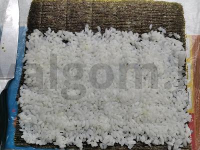 Rulonai su upėtakiu, avokadu, agurku ir kreminiu sūriu Žingsnis 5