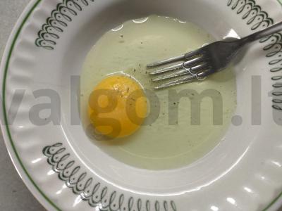 Tortilija su dešra ir kiaušiniu pusryčiams Žingsnis 1