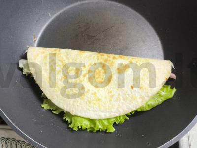 Tortilija su dešra ir kiaušiniu pusryčiams Žingsnis 8