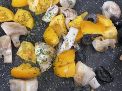 Kiaušiniai daržovių apvalkale pusryčiams Žingsnis 3