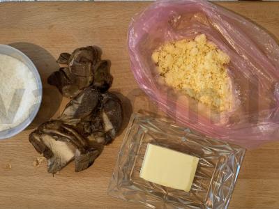 Įdaras blynams iš baltųjų grybų ir sūrio Žingsnis 1