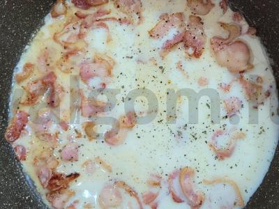 Makaronai „A-la carbonara“ su itališkais prieskoniais Žingsnis 3