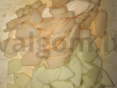 Šarlotė su kriaušėmis ir obuoliais Žingsnis 5