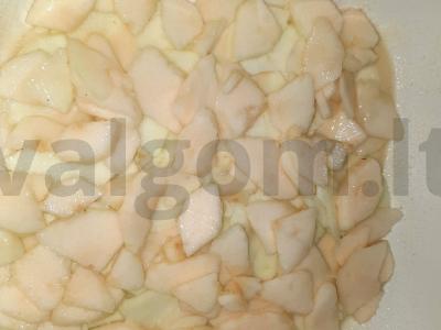 Šarlotė su kriaušėmis ir obuoliais Žingsnis 6