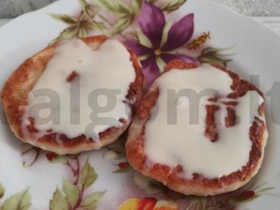 Bananų varškės sūreliai pagrindine nuotrauka