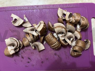 Kepintos grybai grietinėlės padaže Žingsnis 2