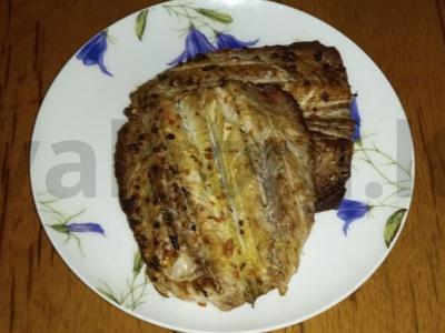 Skumbrė-babytė ant anglių pagrindine nuotrauka