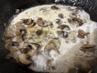 Kepintos grybai grietinėlės padaže Žingsnis 13