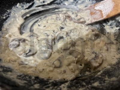 Kepintos grybai grietinėlės padaže Žingsnis 16