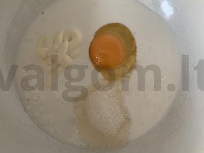 Pyragas su varškės sūriu ir kremu Žingsnis 1