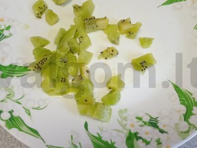 Kepti kiaulienos šonkauliai su kivio marinatų ir kinoja garnyru Žingsnis 1