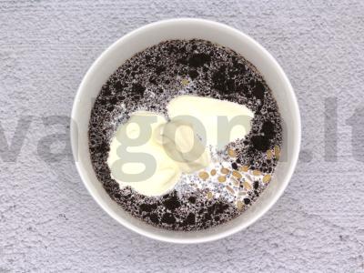 Šokoladiniame apvalkale ledai su sausainiais ir pušų riešutais Žingsnis 5