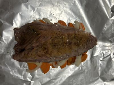 Kepta skumbrijos filė ant daržovių pagalvėlės Žingsnis 5