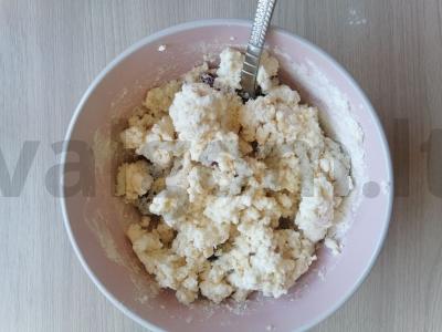 Sūrio blynai su džiovintomis spanguolėmis Žingsnis 6