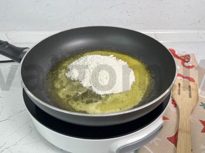 Grietinėlės padažas „Bešamelis“ Žingsnis 2