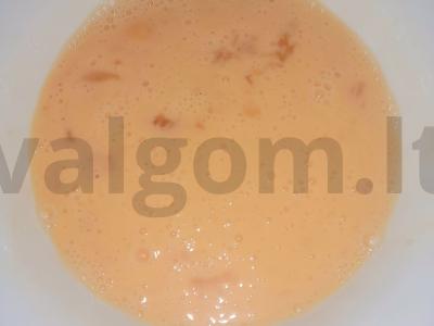 Naudingas omletas su raudonuoju svogūnu ir pomidorais Žingsnis 5