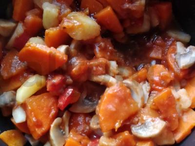 Bulvės pomidorų ir sojų padaže Žingsnis 16