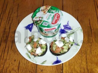 Salotas „Valtys“ su ožkos rikota pagrindine nuotrauka