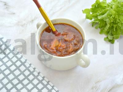 Šviežių kopūstų barščiai pagrindine nuotrauka