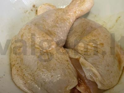 Vištienos kojos su ryžiais ir daržovėmis Žingsnis 1