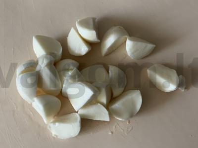 Rukolos, mangoldų, špinatų, vyšnių pomidorų ir mocarelos salotas Žingsnis 5